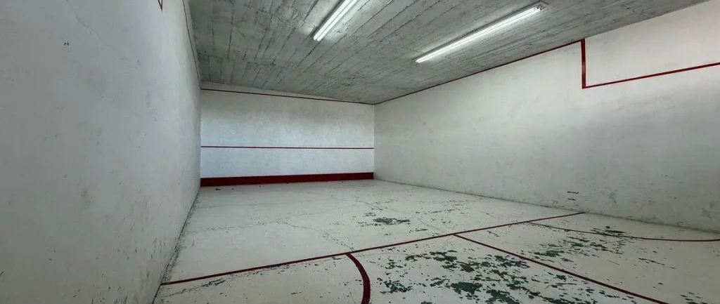 What Is the Best Flooring for a Squash Court? Choose by Court System and Site