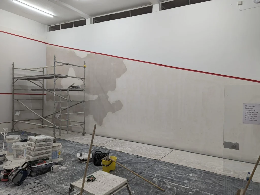 Squash Court Wall Material: Compare Plaster, Panels & Glass